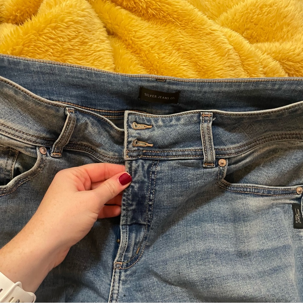 Silver Jeans Suki Mid Rise Wide Leg Jeans - - Picture 5 of 8